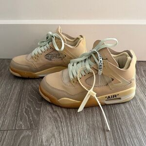 Jordan 4 Retro
Off-White Sail (Women's)